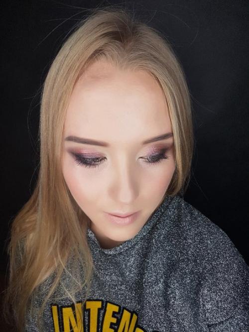 Всем привет!  На вторник в районе 12. 00. 01