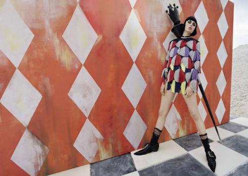 Check - Mate: Эди Кэмпбелл в фотосессии Тима Уолкера для Vogue Italia December 2015. 07