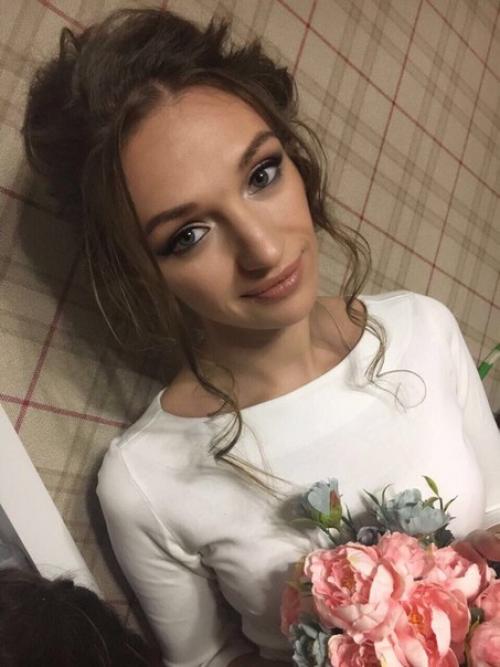 Дорогие девушки, осталось пару мест для образа на корпоратив, так же при большом желании сверкать в новогоднюю ночь, веду запись на 31 декабря! 03