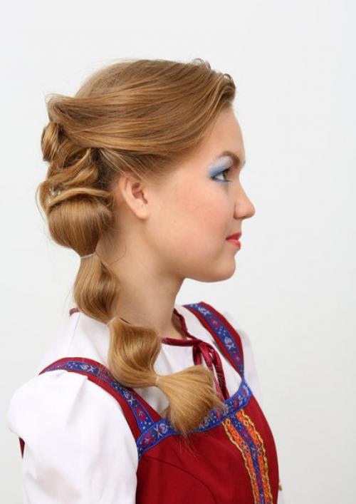 В нашем салоне вам предложат: вечерний макияж и причёски на новый год! 02