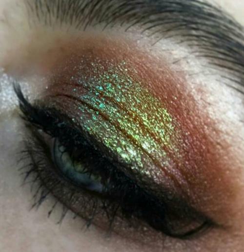 Милые девушки мы приглашаем вас приобразиться у двух ведущих мастеров по стилистике и визажу. 06