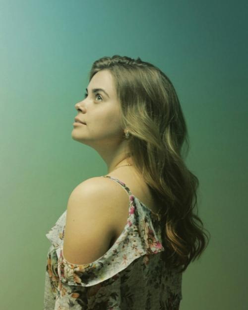 Побалуйте себя. Локоны, прическа 900, укладка на короткие волосы 500, макияж 800. 07