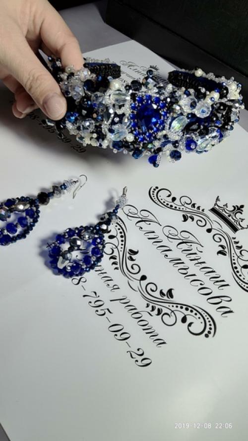 Планируя новогоднее торжество, вы наверняка уже позаботились и о нарядном платье, и о туфлях, возможно, даже подобрали прическу. 01