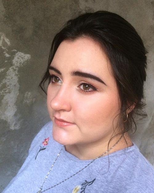 Побалуйте себя. Локоны, прическа 900, укладка на короткие волосы 500, макияж 800. 04