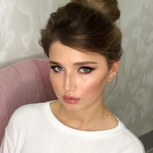 Девушки!  Открыта запись на макияж и прическу на 31 декабря! 04