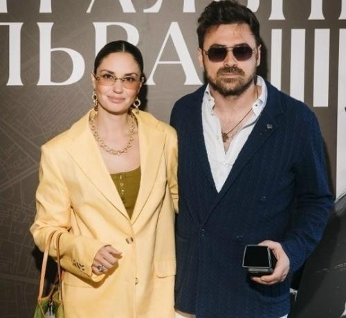 Агата муцениеце похвасталась огромной грудью после родов.  