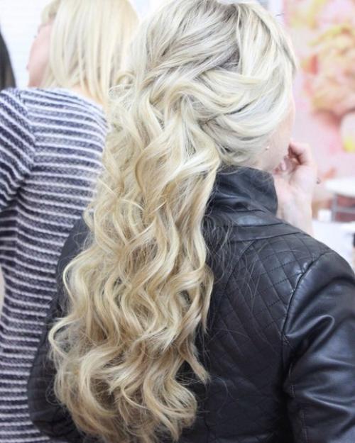 Девушки Тольятти!  Не так много времени остаётся до нового года, а так же до корпоративов и фотосессий! 03