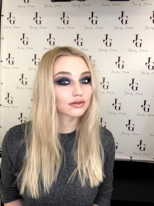 Дорогие девушки, мне срочно нужны модели на макияж и причёски. 06