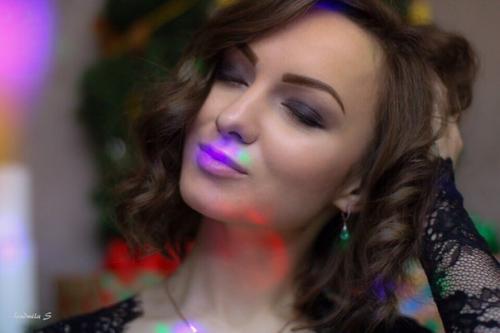 Всем привет?  Модель и фотограф мы ищем срочно визажиста и мастера по причёскам на 9. 12 или 10. 06