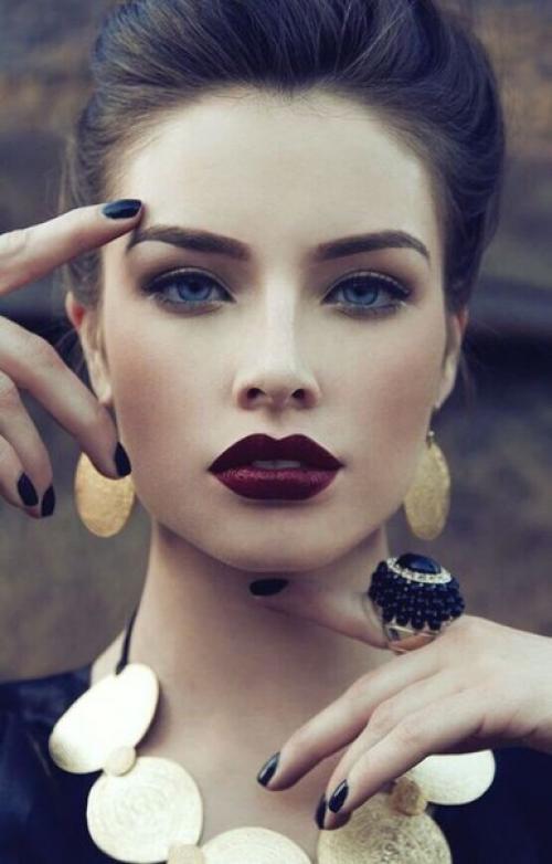 Всем привет?  Модель и фотограф мы ищем срочно визажиста и мастера по причёскам на 9. 12 или 10. 03