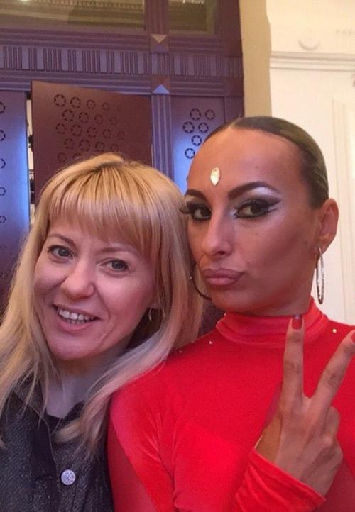 Спасибо моему тренеру ежовой Елене Александровне за создание восхитительного образа, за помощь в пошиве костюмов, за супер прическу и макияж. 02