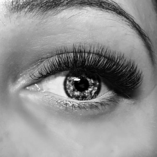 Royal Beauty Studio предлагает следующие услуги: 02