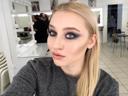 Дорогие девушки, мне срочно нужны модели на макияж и причёски. 05