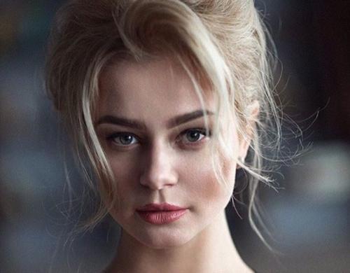 Всем привет?  Модель и фотограф мы ищем срочно визажиста и мастера по причёскам на 9. 12 или 10. 02