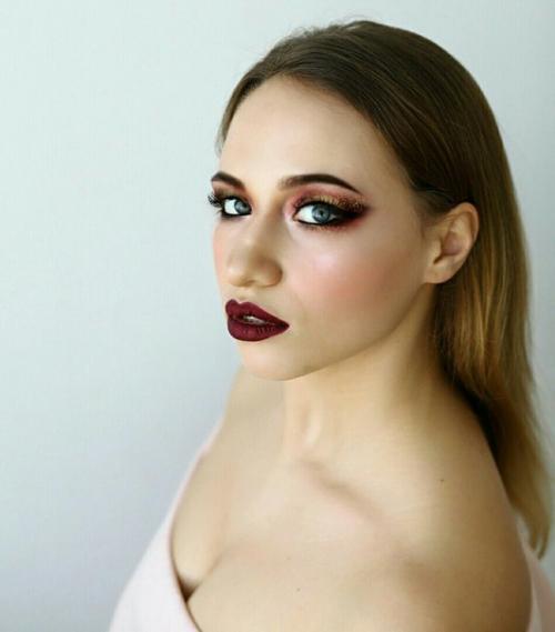 Милые девушки мы приглашаем вас приобразиться у двух ведущих мастеров по стилистике и визажу. 03