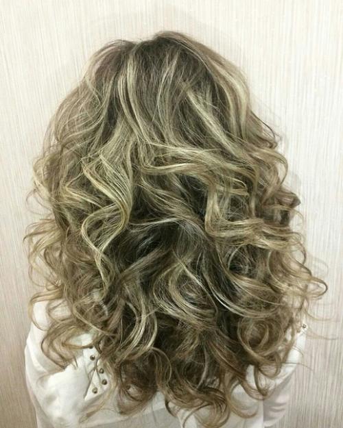 Побалуйте себя. Локоны, прическа 900, укладка на короткие волосы 500, макияж 800. 03