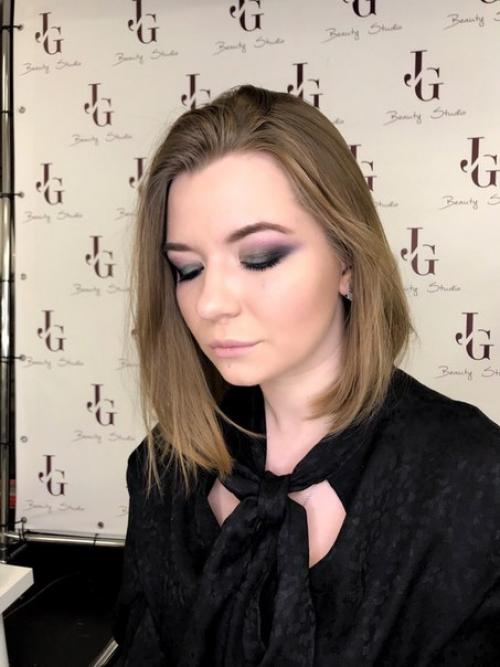 Дорогие девушки, мне срочно нужны модели на макияж и причёски. 04