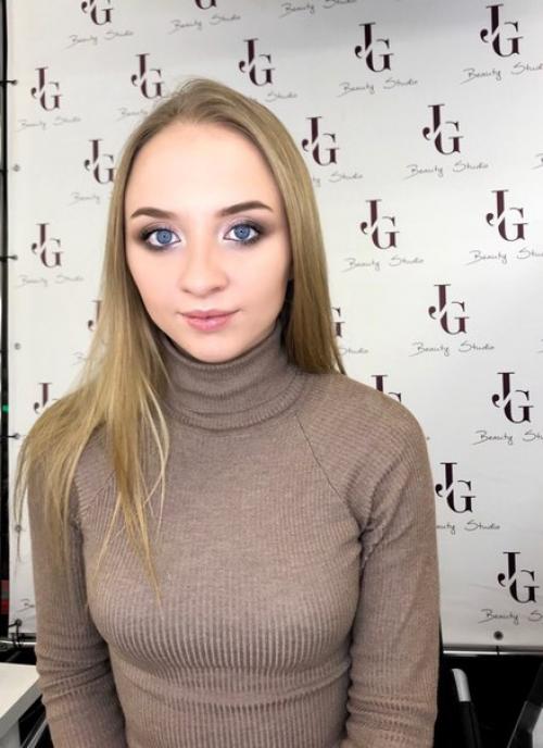 Дорогие девушки, мне срочно нужны модели на макияж и причёски. 02