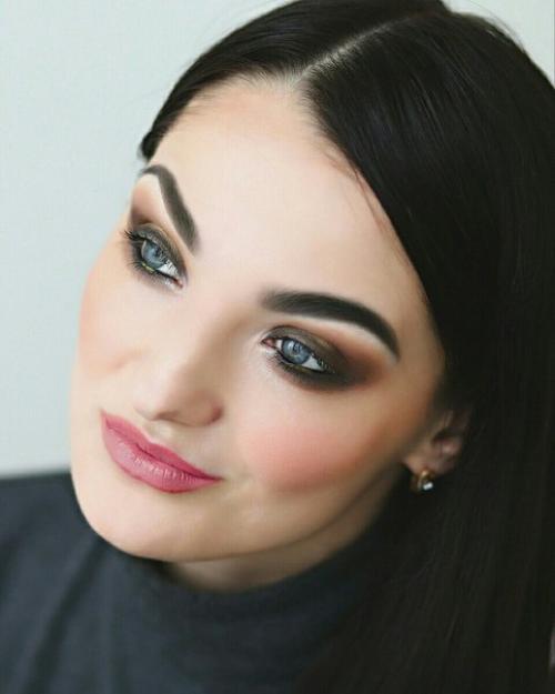 Милые девушки мы приглашаем вас приобразиться у двух ведущих мастеров по стилистике и визажу. 07