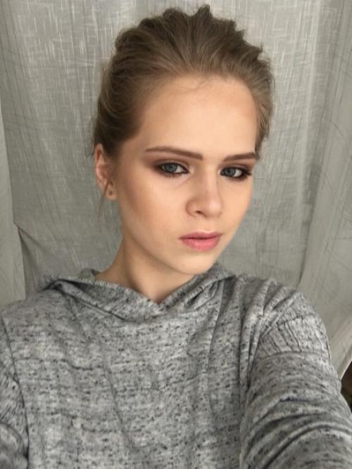 Дорогие клиенты?  Наступает весна, а это повод задуматься об образе на выпускной или невесты? 08