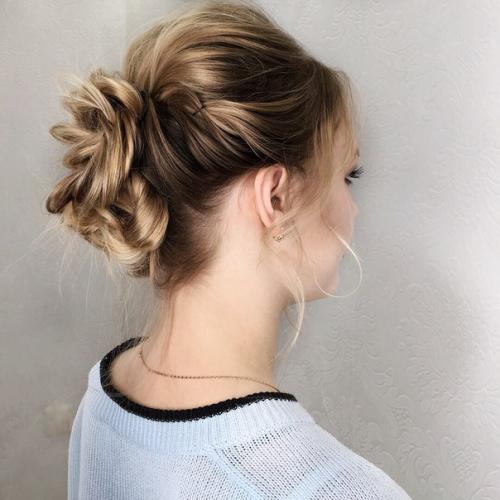 Красавицы!  Я - дипломированный стилист - визажист, бровист, мастер по прическам с опытом 2 года? 02