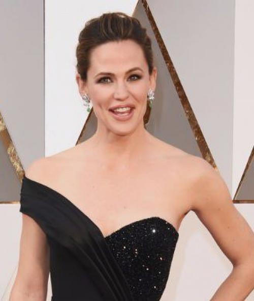 Совсем скоро 8 марта и нужно быть готовой к самому женственному празднику на все 100%. 04