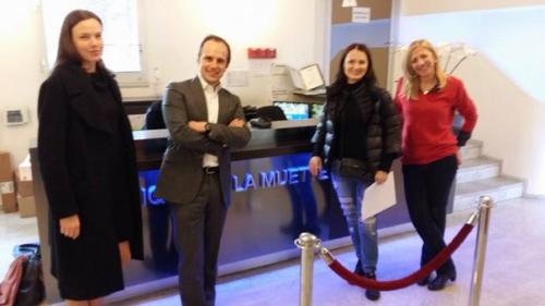 Хочу рассказать вам про роддом в городе Париже, в котором рожают французские звезды. 07