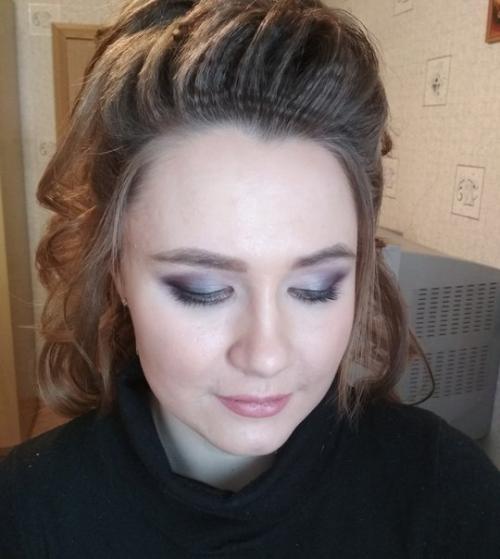 Дорогие красавицы?  Я являюсь сертифицированным визажистом - стилистом. 01