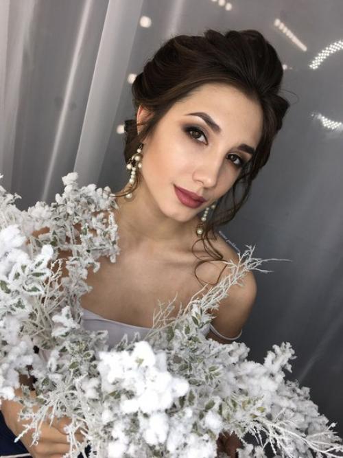 Дорогие невесты, успейте записаться на свадебный образ и не забудьте про своих любимых мам и подружек! 01