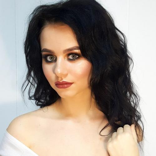 Я могу сделать полировку волос с запечатыванием срезов и средством для домашнего ухода - 400 рублей! 03