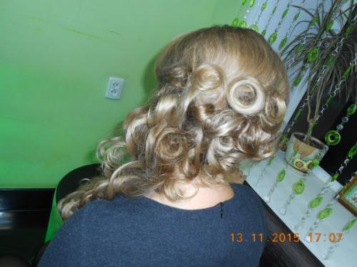 Дорогие девушки!  Мы приглашаем на вечерние и свадебные прически любой сложности! 02