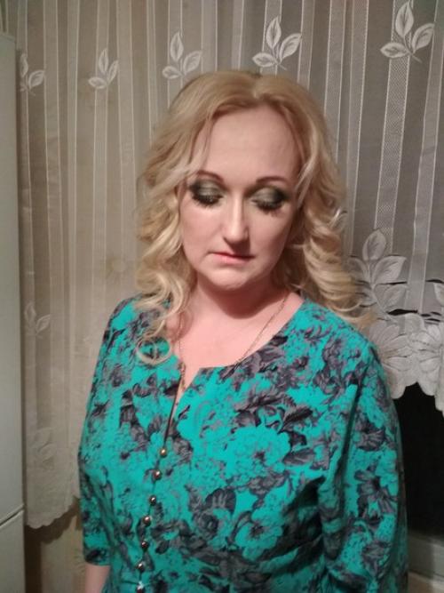 Дорогие красавицы?  Я являюсь сертифицированным визажистом - стилистом. 02