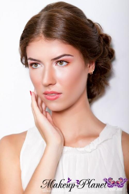 Днепр!   Завтра в 12: 30 мы делаем нежнейший свадебный макияж! 02