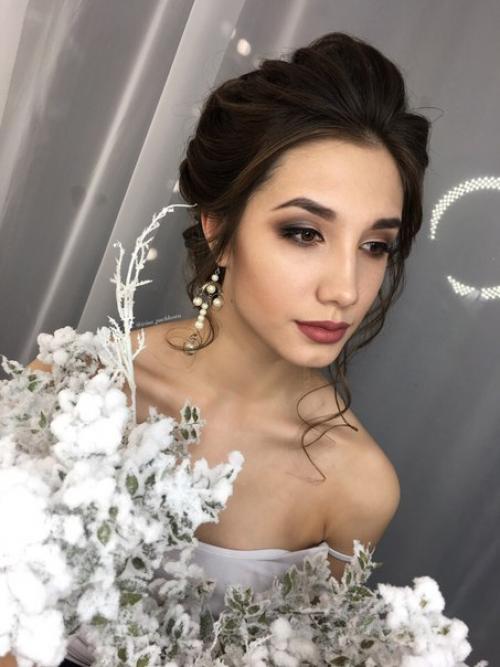 Дорогие невесты, успейте записаться на свадебный образ и не забудьте про своих любимых мам и подружек! 02