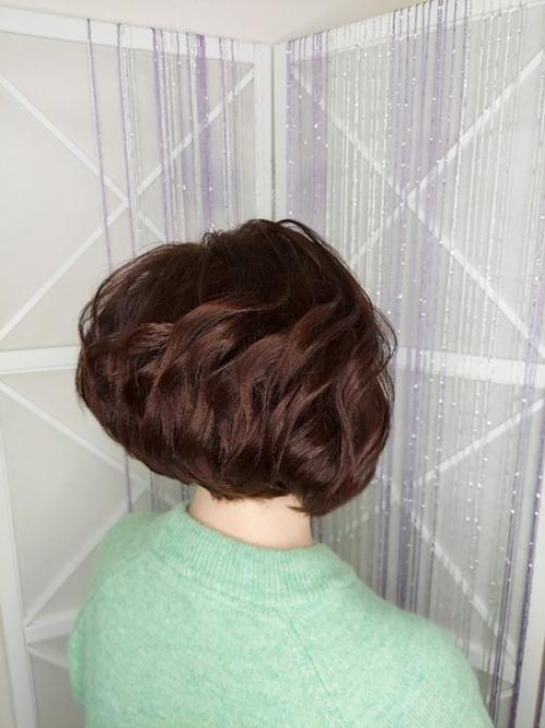 Школьная фотосессия - один из замечательных поводов, чтобы сделать причёску и макияж, как для выпускниц, так и для педагога. 01