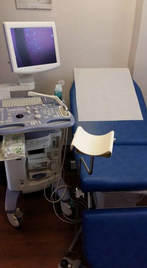 Хочу рассказать вам про роддом в городе Париже, в котором рожают французские звезды. 05