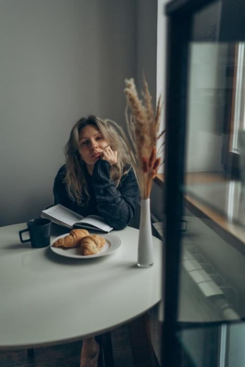 Вы можете прийти ко мне на съемку, любой … не накрашенной или с классным макияжем и прической, это совсем не важно, главное ваше ощущение себя. 02