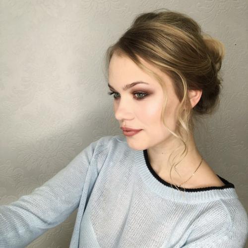 Красавицы!  Я - дипломированный стилист - визажист, бровист, мастер по прическам с опытом 2 года? 01