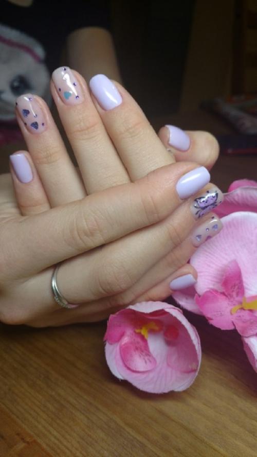 Каждая девушка стремится выделиться из толпы, демонстрируя свою красоту и уникальность через манеру одевания, макияж, прическу. 01