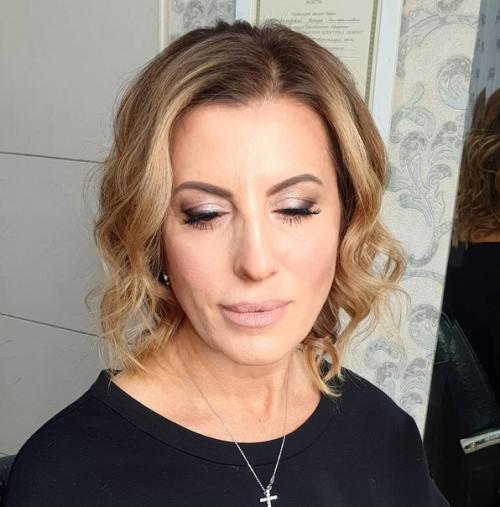 Стать неотразимои очень легко, достаточно просто подобрать правильно макияж. 01