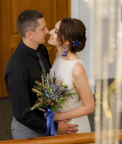 Это наслаждение идти вместе, взявшись за руки и так всю долгую счастливую жизнь! 01