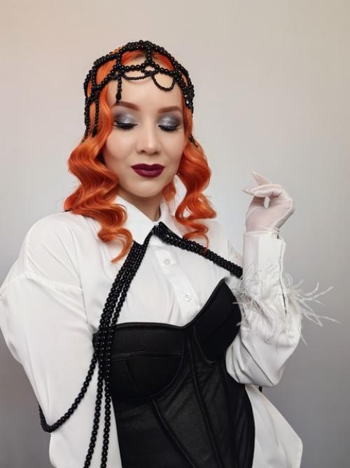 Обожаю, когда ко мне приходит Саша и просит нюдовый макияж и спокойную причёску. 01