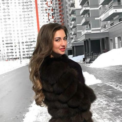 Милые девушки, ?  Я начинающий визажист и стилист по прическам. 01