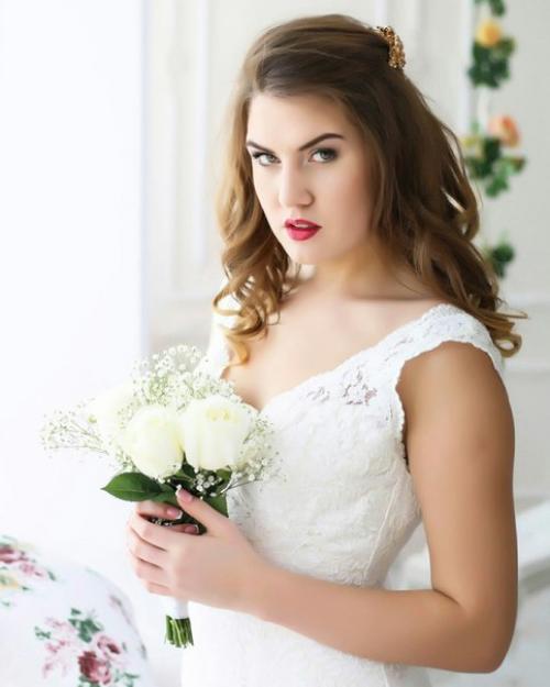 Милые девушки!  Предлагаю услуги профессионального визажиста стилиста, до конца марта самые низкие цены? 05