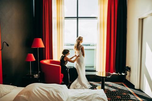 Когда недавно впервые встала так рано на сборы невесты (подъем в 4: 00? 01