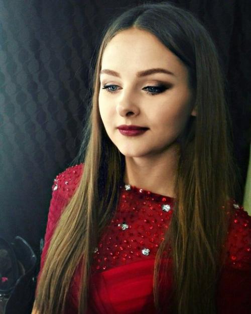 Милые дамы!  Приглашаю вас на макияж и прически! 01