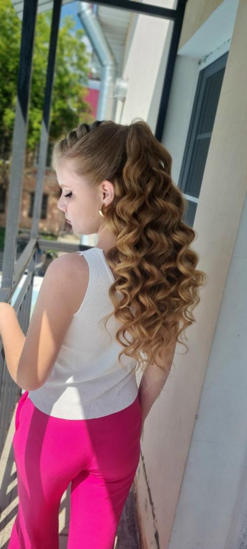 Мамочки если у ваших юных принцесс скоро состоится первый выпускной бал, то пора подумать не только о наряде но и о красивой причёске. 04