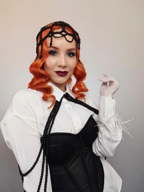 Обожаю, когда ко мне приходит Саша и просит нюдовый макияж и спокойную причёску. 02