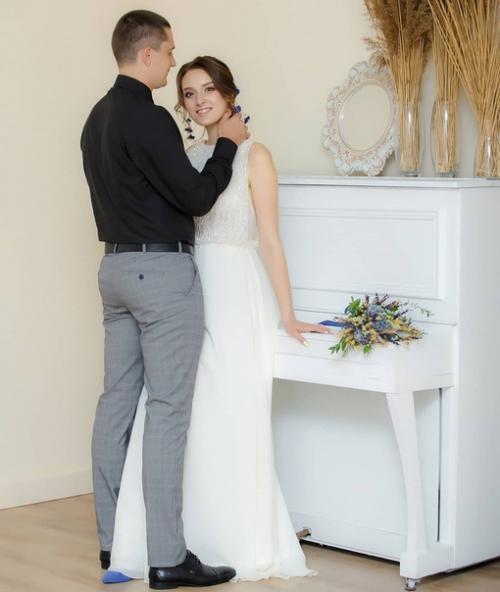 Это наслаждение идти вместе, взявшись за руки и так всю долгую счастливую жизнь! 04