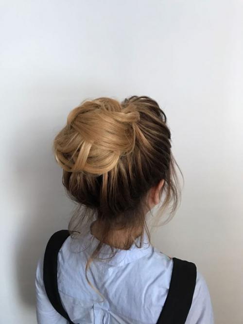 Милые девушки, ?  Я начинающий визажист и стилист по прическам. 03